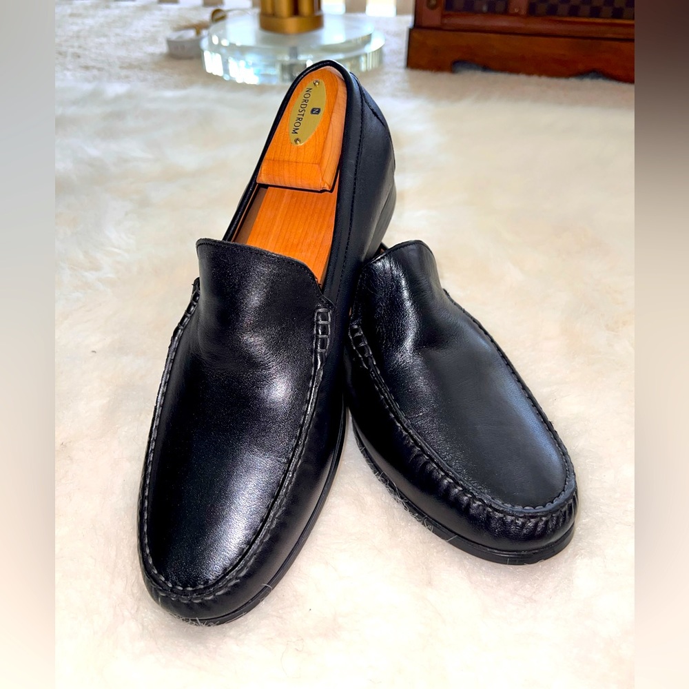 Johnston & Murphy Cresswell loafers. Size 9M.